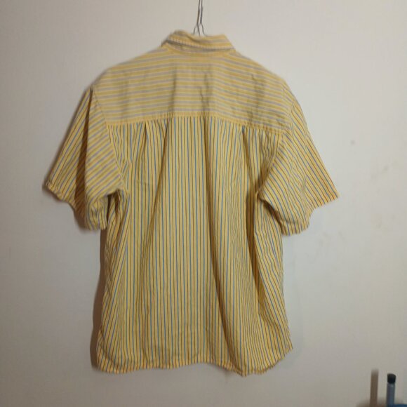 Men's Izod yellow short sleeve button up shirt - Picture 2 of 3